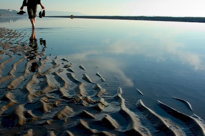 Marche au bord de la mer